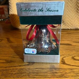 2002 Towle Silversmiths Silver Plated Pierced Annual Christmas Bell